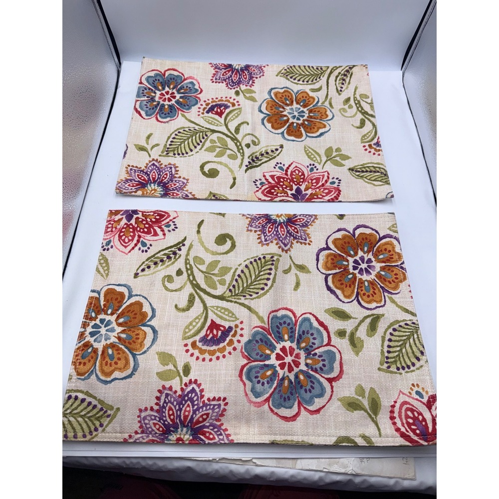 Design Mainstream International Placemats Set of 2 Beige Floral Good 18x13 Boho